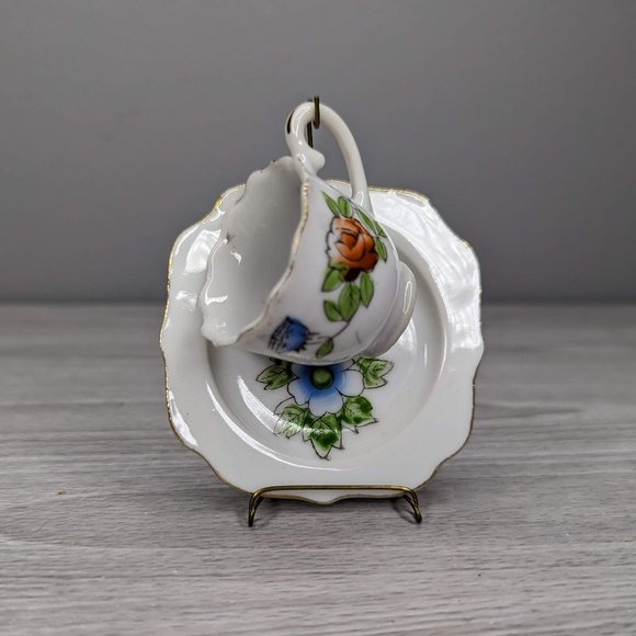 Vintage Miniature Floral Tea Cup & Saucer - Picture 6 of 7